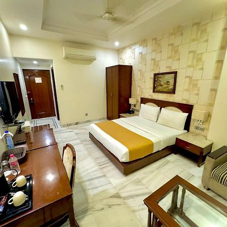 Hotel Florence Inn, Karol Bagh, New Delhi, 2 Min From Metro Dış mekan fotoğraf