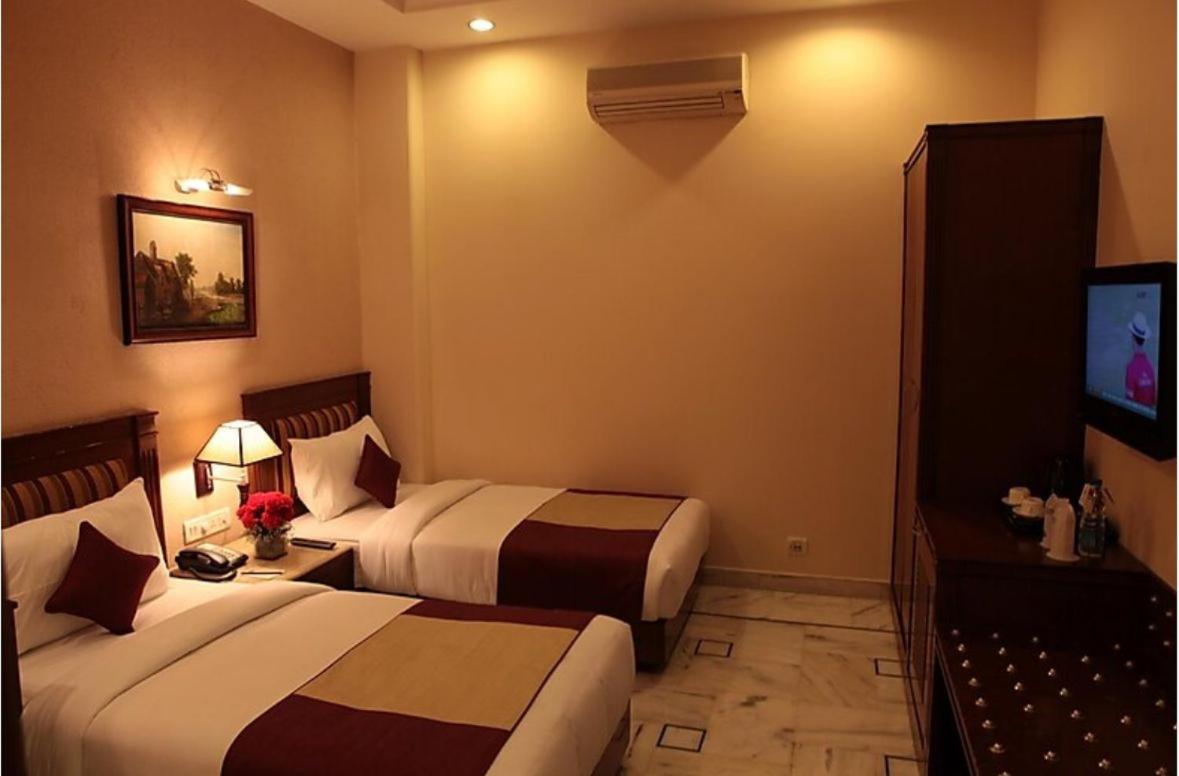 Hotel Florence Inn, Karol Bagh, New Delhi, 2 Min From Metro Dış mekan fotoğraf