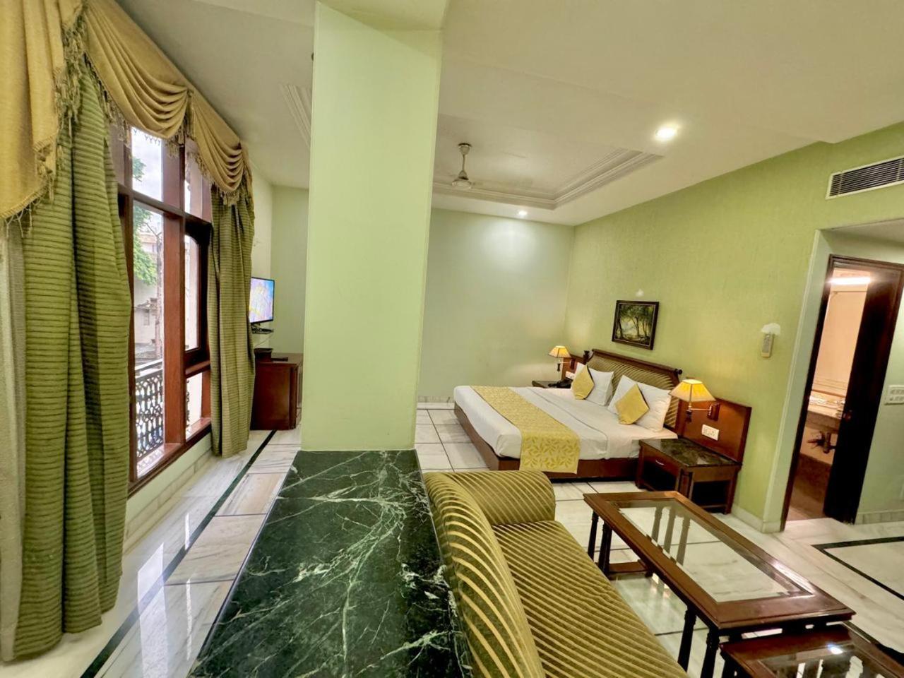 Hotel Florence Inn, Karol Bagh, New Delhi, 2 Min From Metro Dış mekan fotoğraf